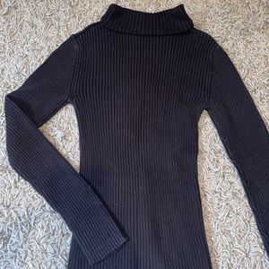 Basic black turtle neck long sleeve shirt